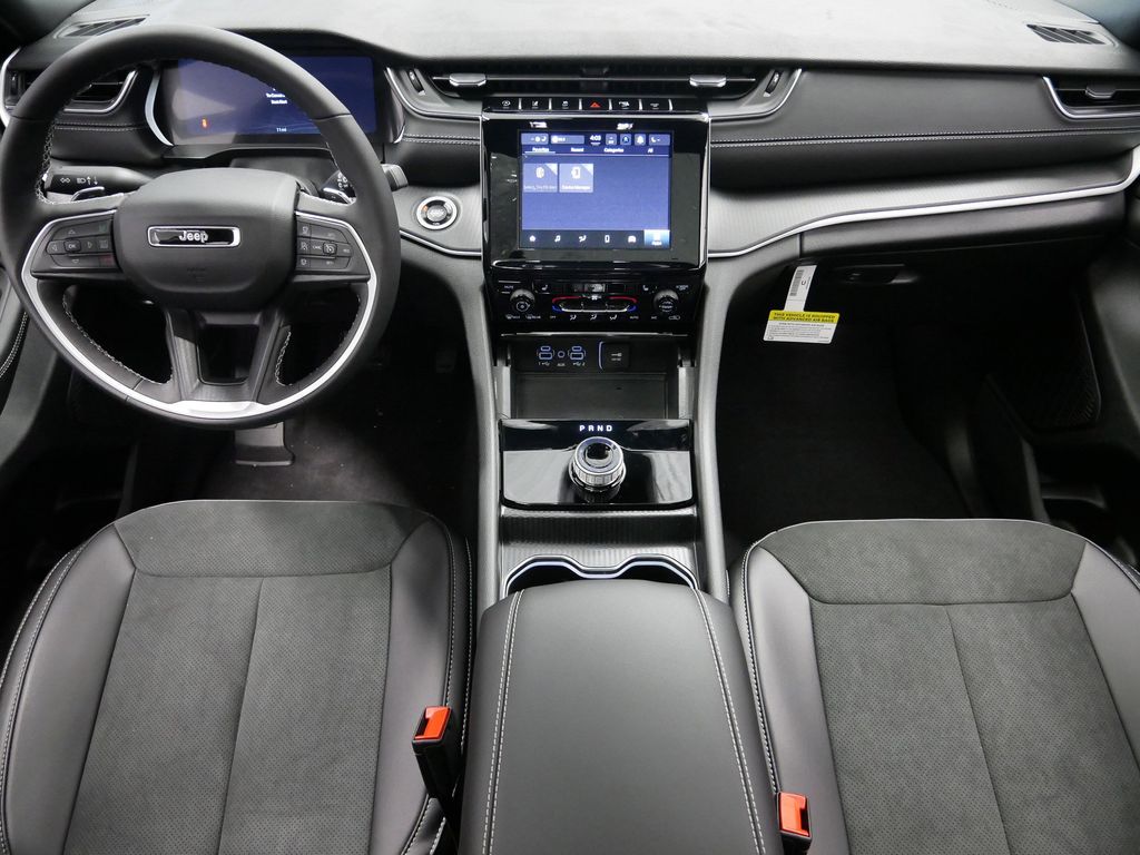 Thumbnail: 2025 Jeep Grand Cherokee - 18
