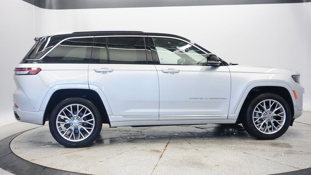 Thumbnail: 2022 Jeep Grand Cherokee - 6