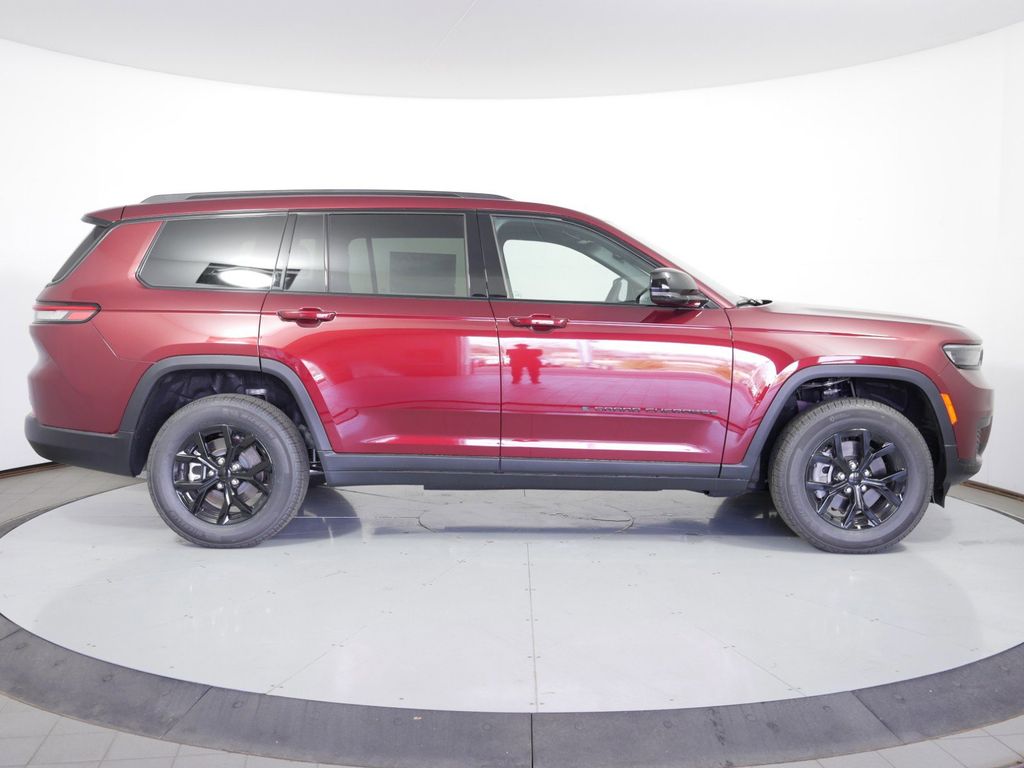 Thumbnail: 2025 Jeep Grand Cherokee L - 9