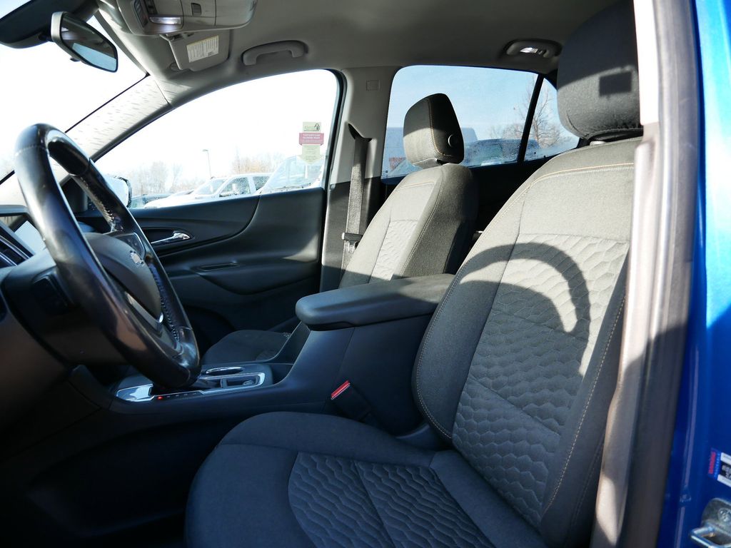 Thumbnail: 2019 Chevrolet Equinox - 3