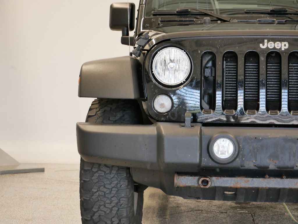 Thumbnail: 2017 Jeep Wrangler - 12