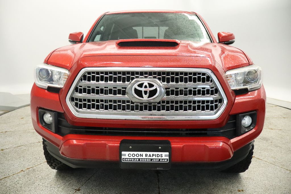 Thumbnail: 2017 Toyota Tacoma - 12