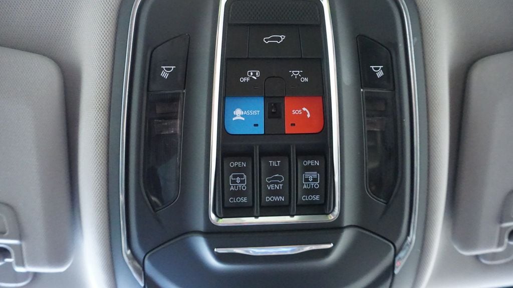 Thumbnail: 2023 Jeep Grand Cherokee - 39