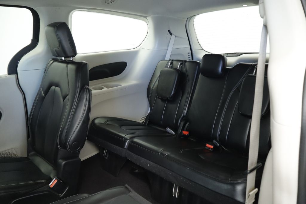 Thumbnail: 2023 Chrysler Pacifica - 22