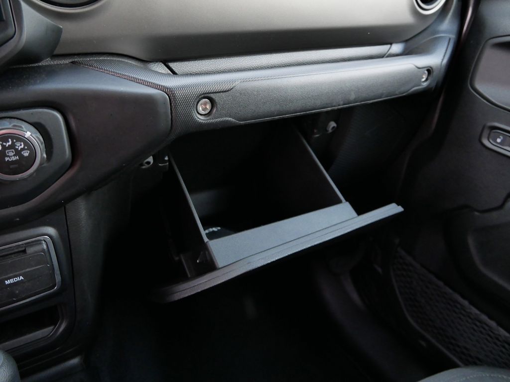 Thumbnail: 2020 Jeep Gladiator - 36