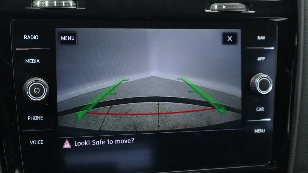 Thumbnail: 2019 Volkswagen Golf - 33