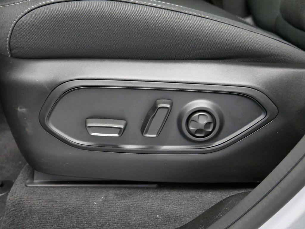 Thumbnail: 2025 Jeep Grand Cherokee - 6