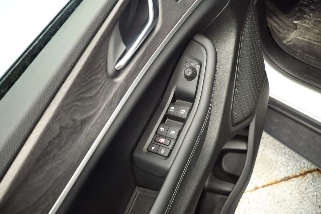 Thumbnail: 2025 Jeep Grand Cherokee - 32