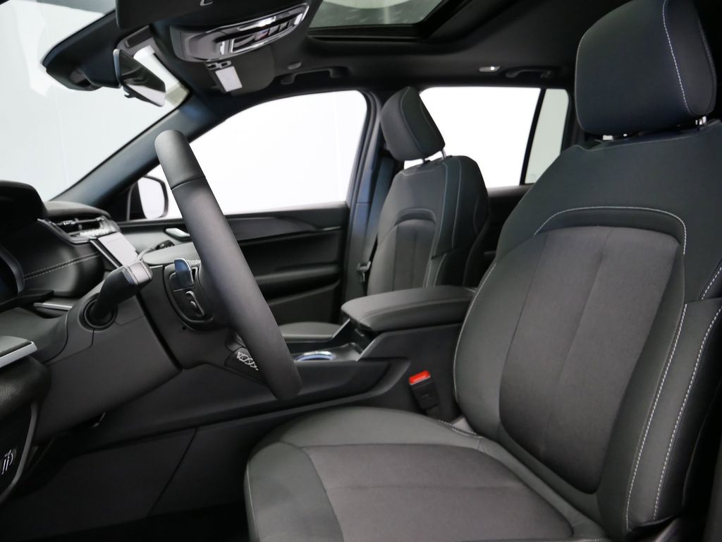 Thumbnail: 2025 Jeep Grand Cherokee - 3