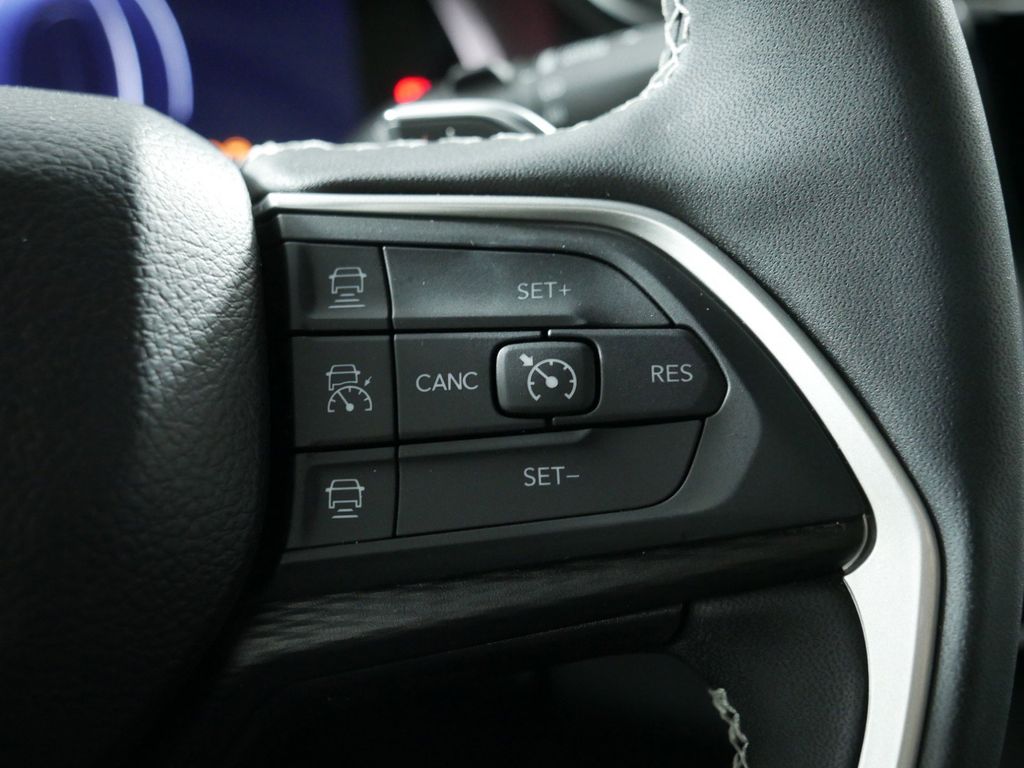 Thumbnail: 2024 Jeep Grand Cherokee - 40