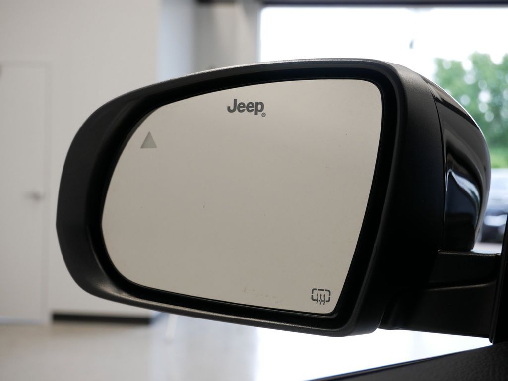 Thumbnail: 2022 Jeep Compass - 26