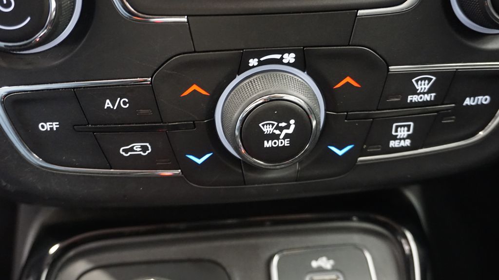 Thumbnail: 2018 Jeep Compass - 36