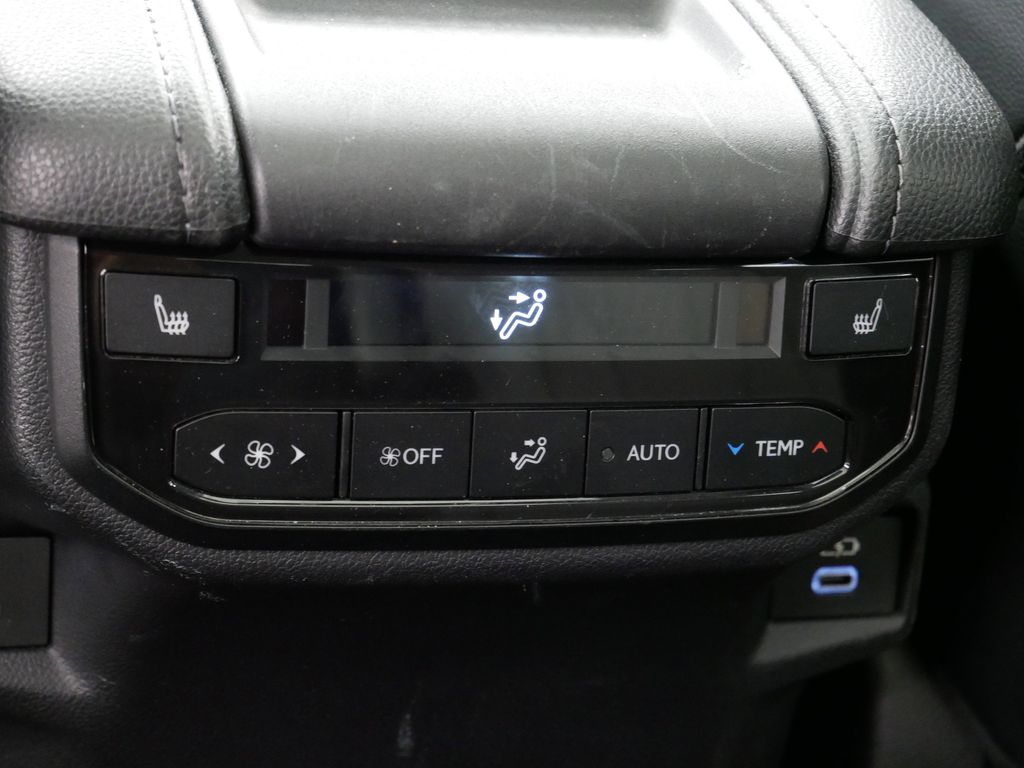 Thumbnail: 2024 Toyota Grand Highlander - 24