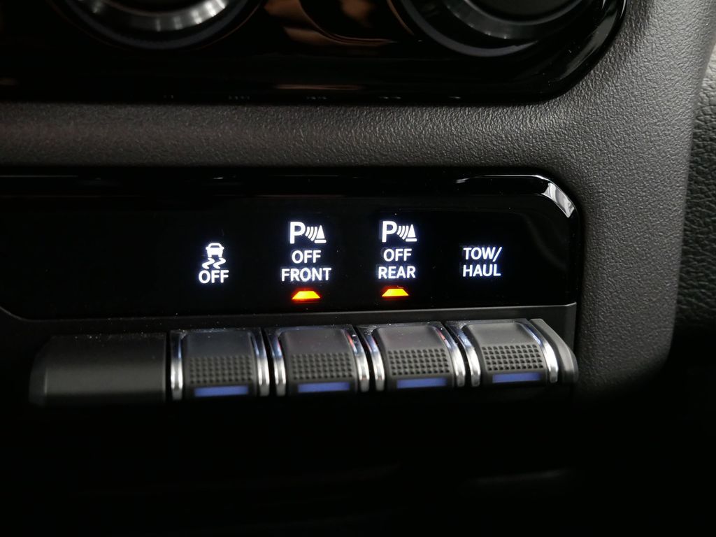 Thumbnail: 2025 RAM 1500 - 31