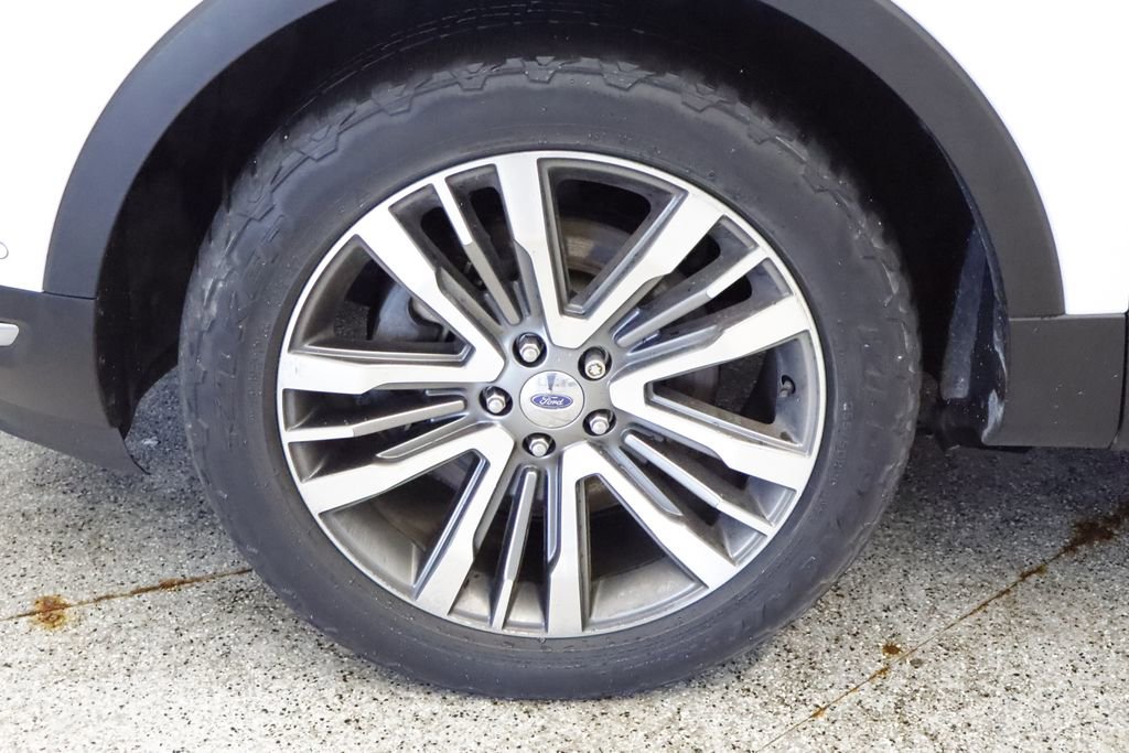 Thumbnail: 2019 Ford Explorer - 14