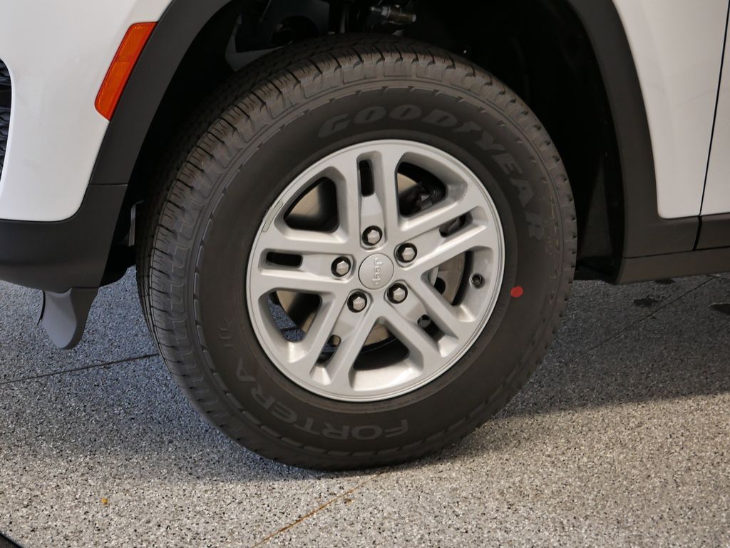 Thumbnail: 2025 Jeep Grand Cherokee - 50