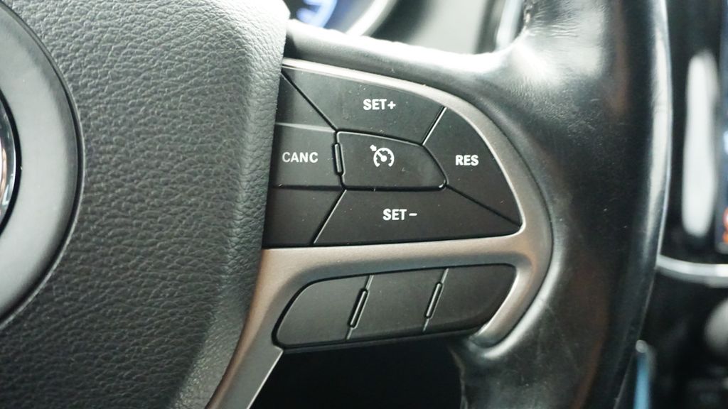 Thumbnail: 2021 Jeep Grand Cherokee - 39