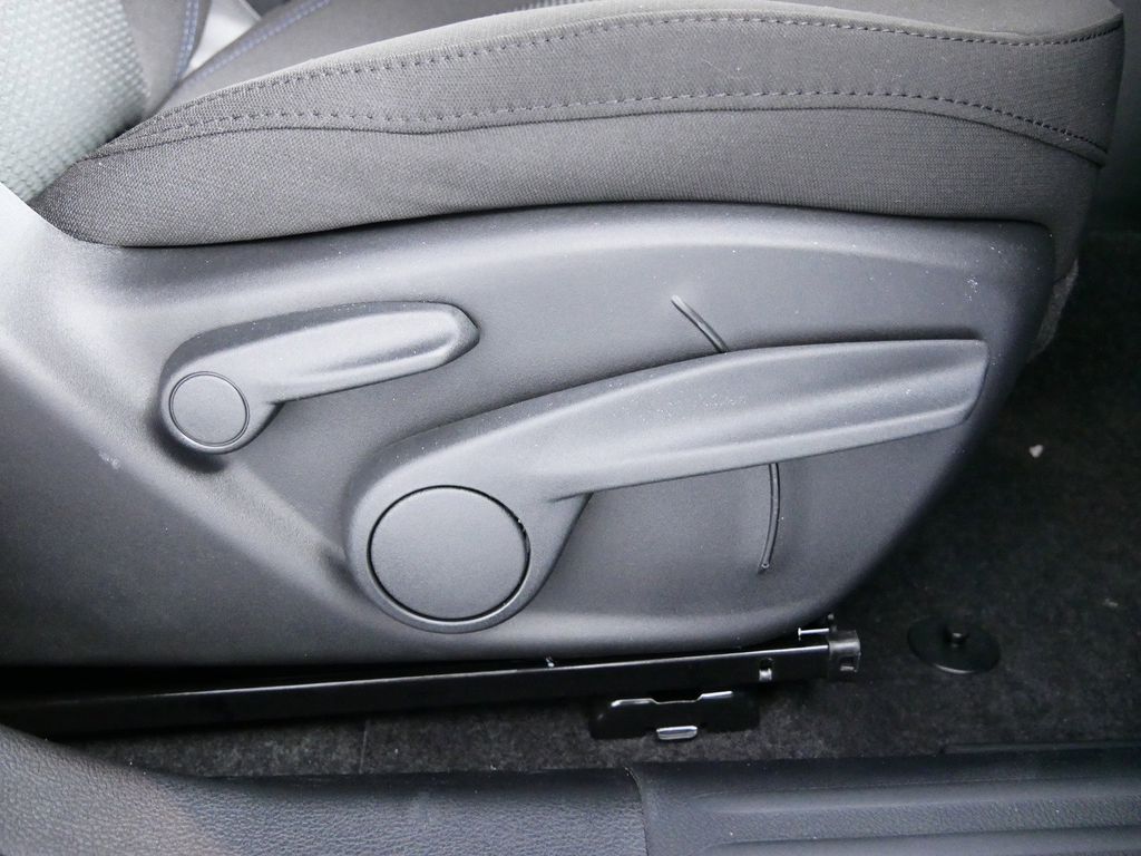 Thumbnail: 2024 Jeep Compass - 21