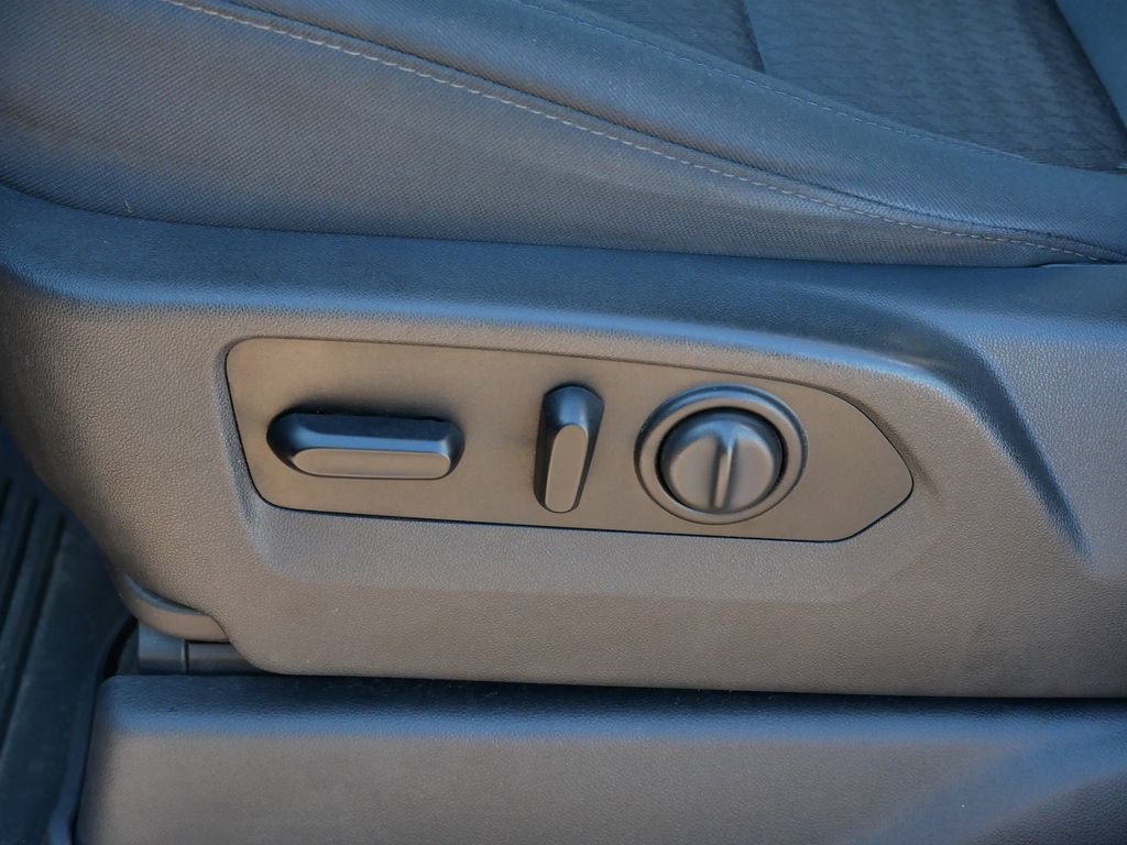 Thumbnail: 2019 Chevrolet Silverado 1500 - 4