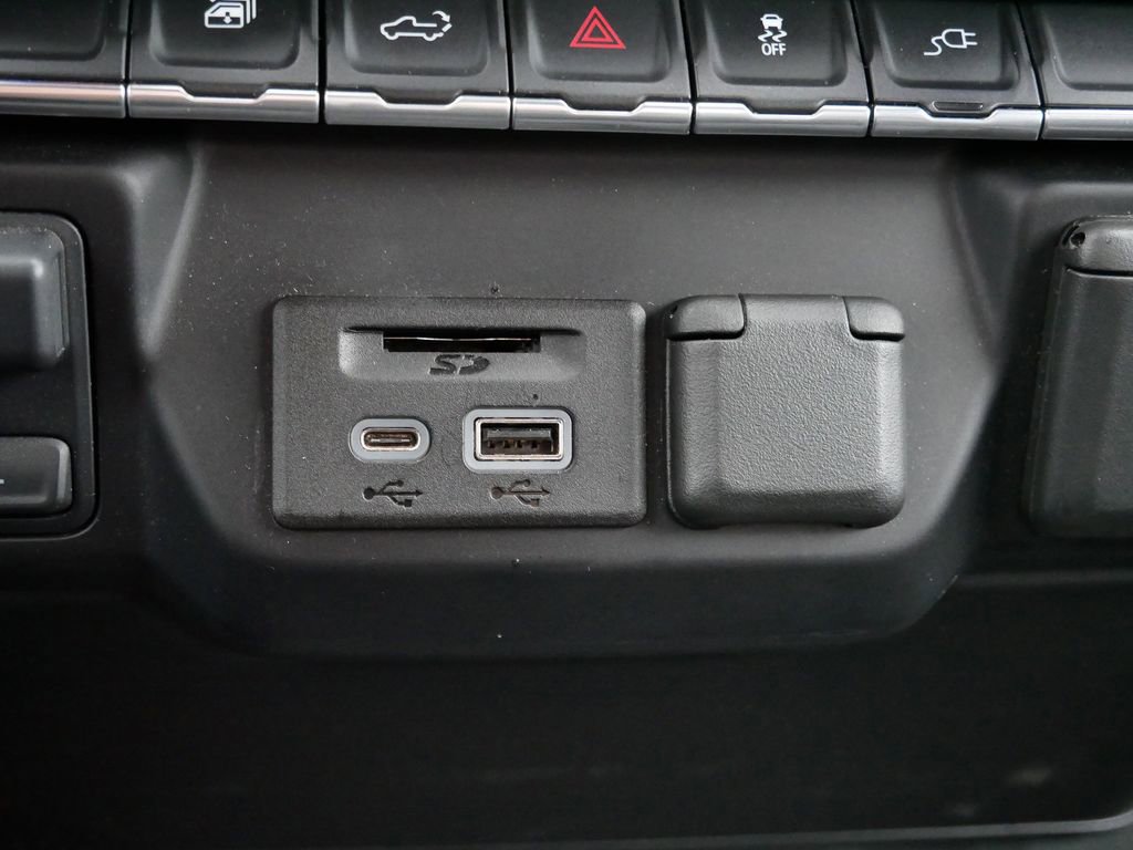 Thumbnail: 2022 GMC Sierra 3500 - 32