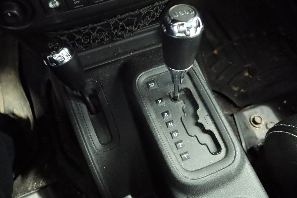 Thumbnail: 2011 Jeep Wrangler - 27