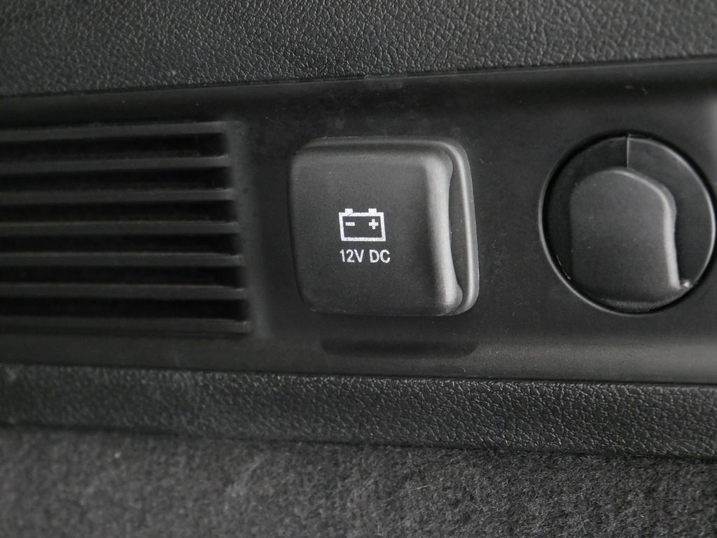 Thumbnail: 2023 Jeep Grand Wagoneer - 17