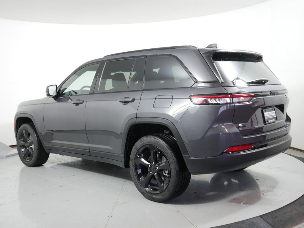 Thumbnail: 2025 Jeep Grand Cherokee - 14