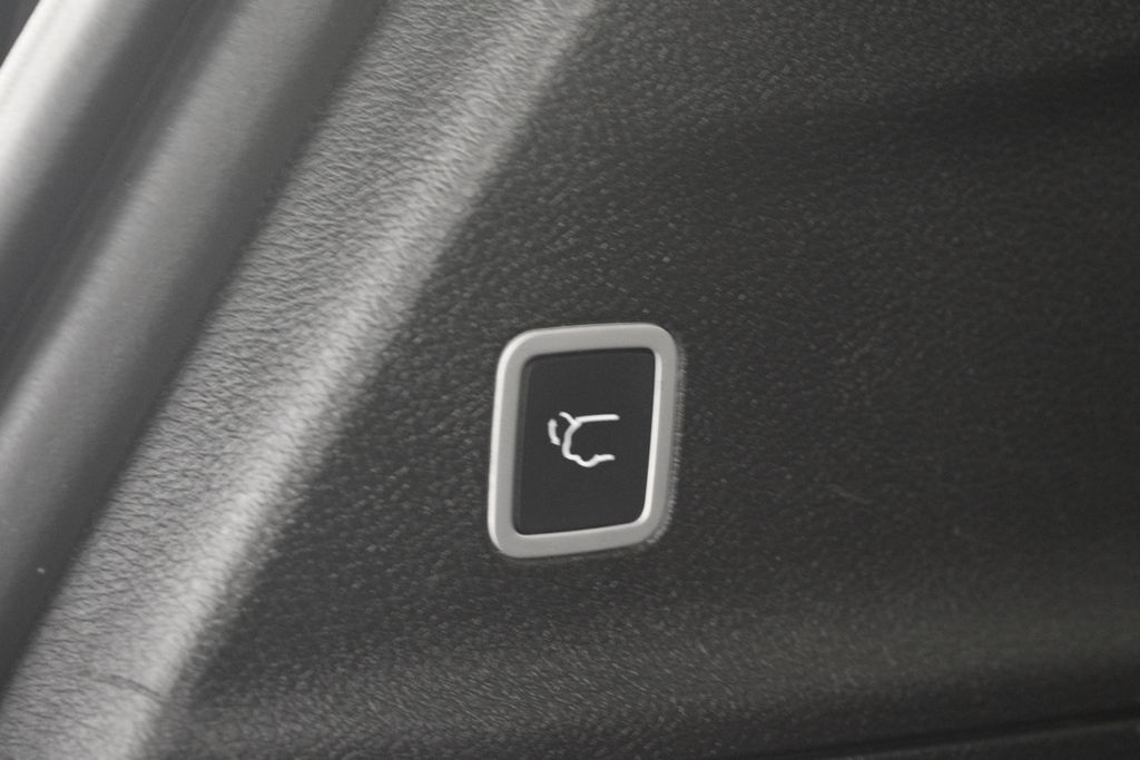 Thumbnail: 2017 Chrysler Pacifica - 23