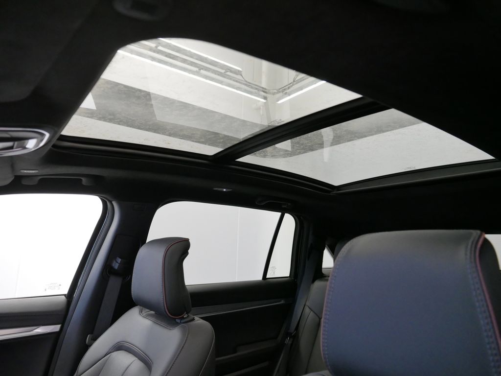 Thumbnail: 2024 Jeep Wagoneer S - 21