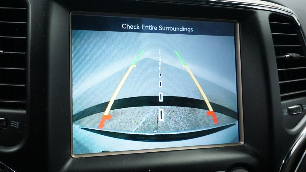 Thumbnail: 2015 Jeep Grand Cherokee - 30