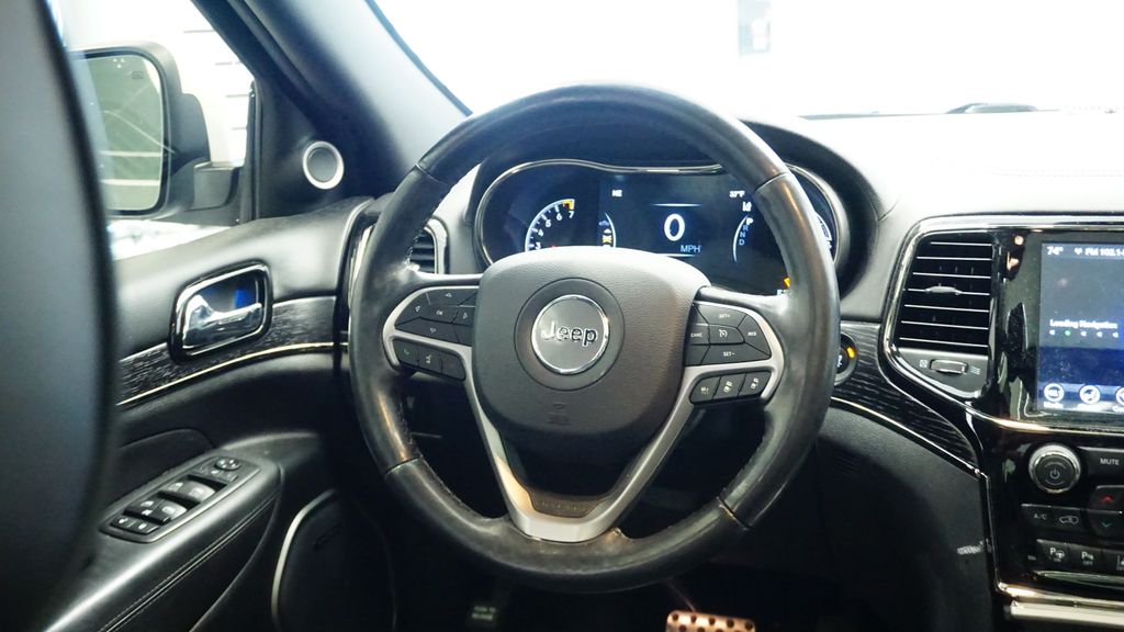 Thumbnail: 2020 Jeep Grand Cherokee - 24