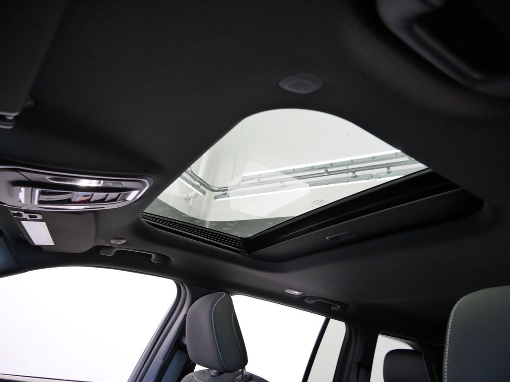 Thumbnail: 2025 Jeep Grand Cherokee - 4