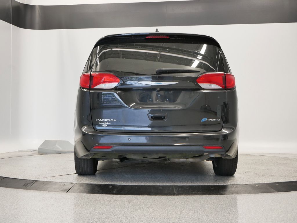 Thumbnail: 2018 Chrysler Pacifica - 4