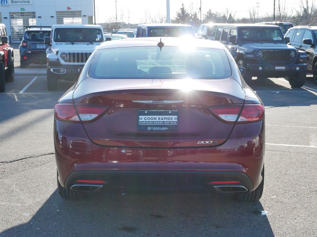 2015 Chrysler 200 S 46