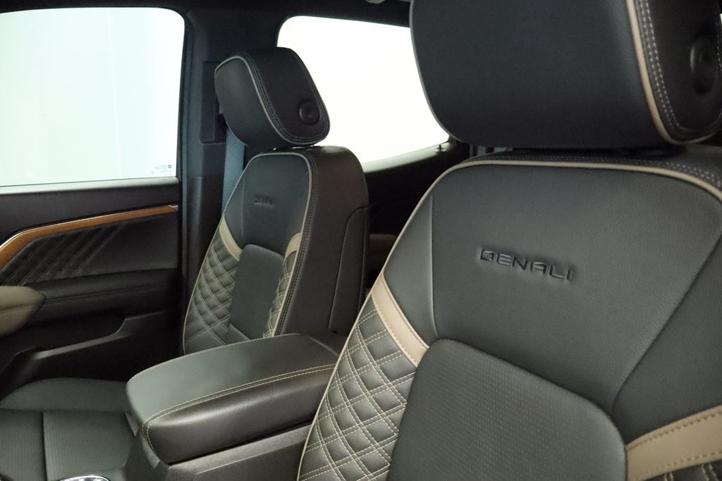 Thumbnail: 2023 GMC Canyon - 31