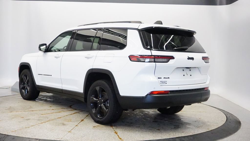 Thumbnail: 2022 Jeep Grand Cherokee - 3