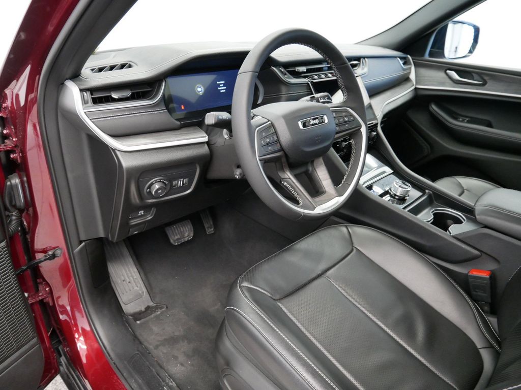 Thumbnail: 2025 Jeep Grand Cherokee L - 23