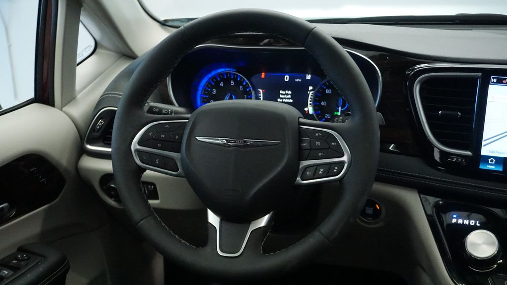 Thumbnail: 2023 Chrysler Pacifica - 24