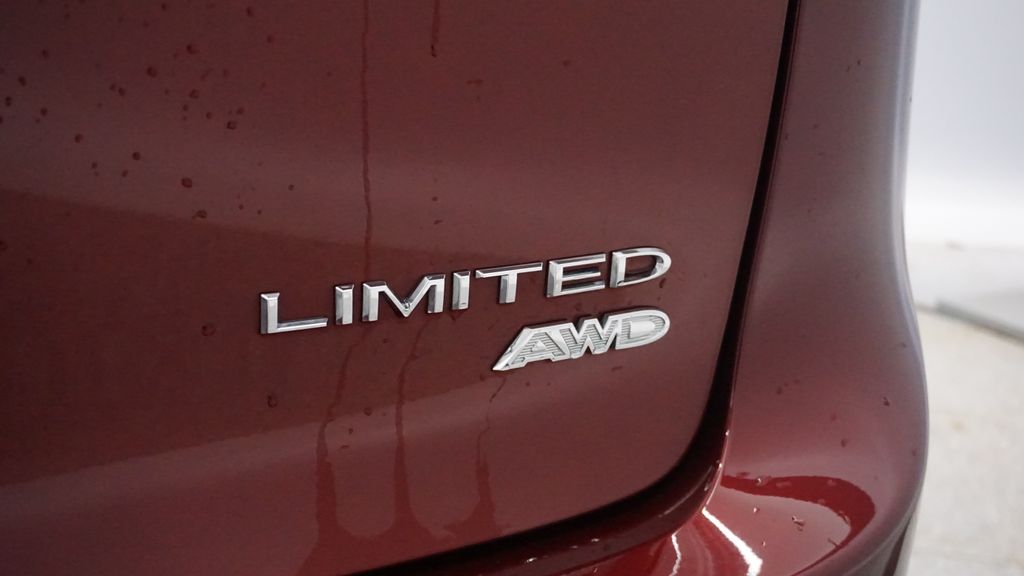 Thumbnail: 2023 Chrysler Pacifica - 15