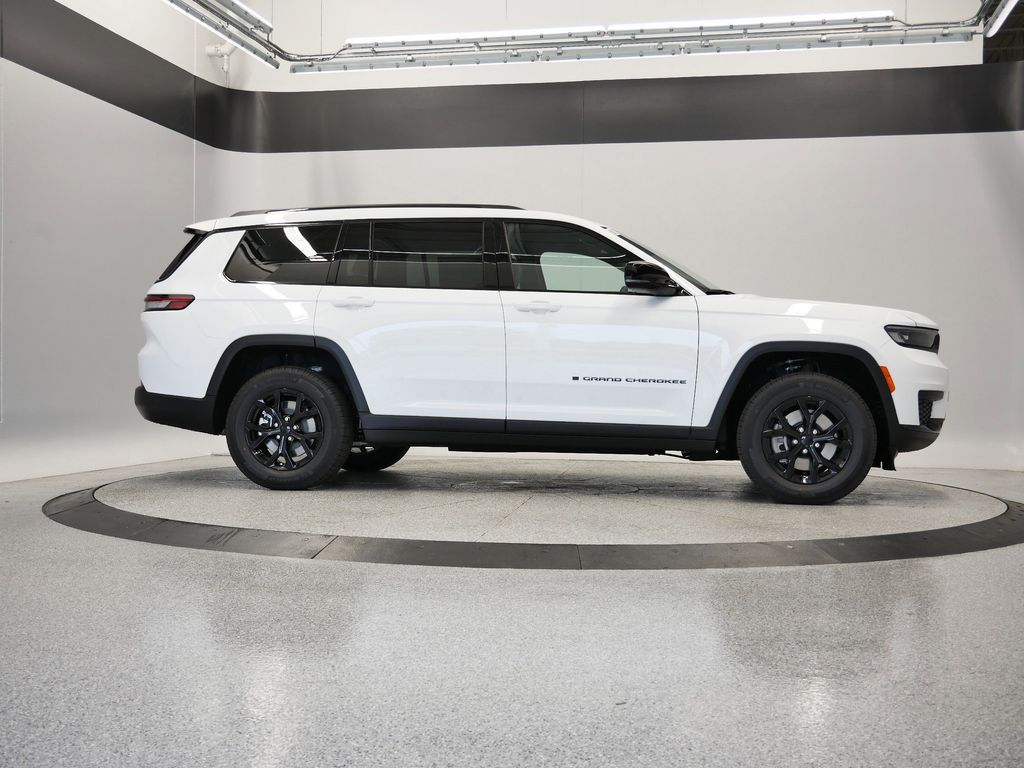 Thumbnail: 2025 Jeep Grand Cherokee L - 10