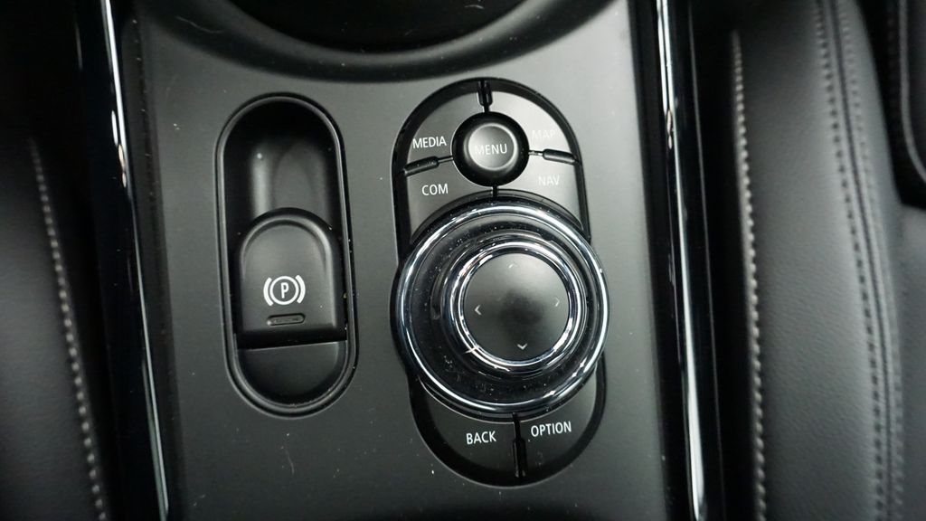 Thumbnail: 2022 MINI Cooper Clubman - 36