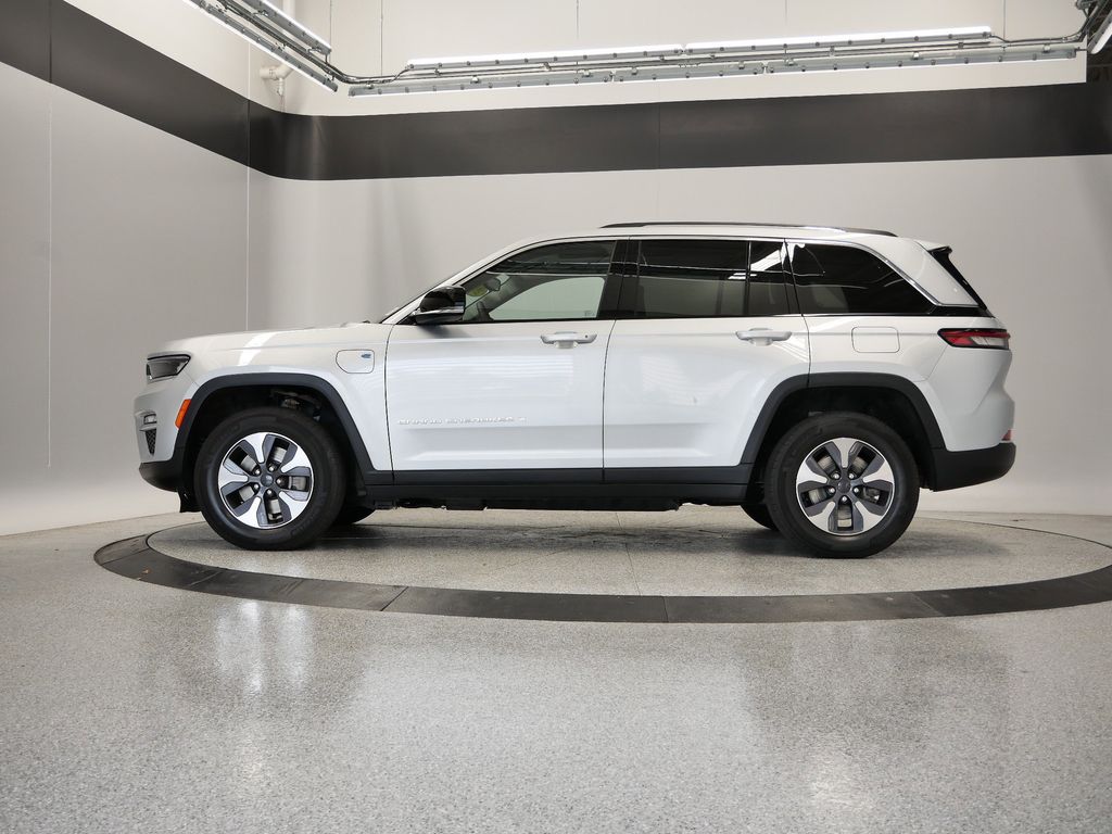 Thumbnail: 2022 Jeep Grand Cherokee - 45
