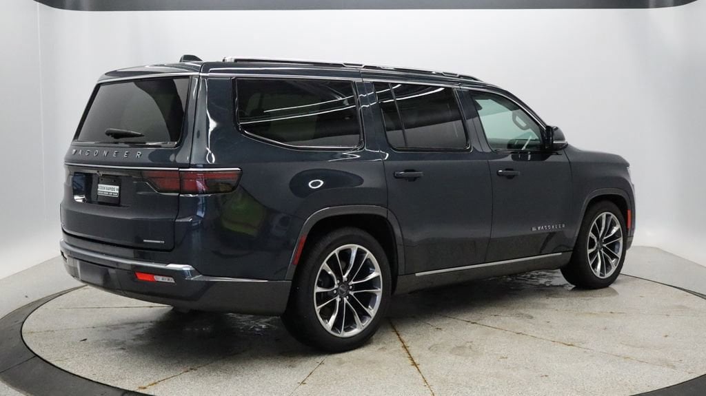 Thumbnail: 2022 Jeep Wagoneer - 6