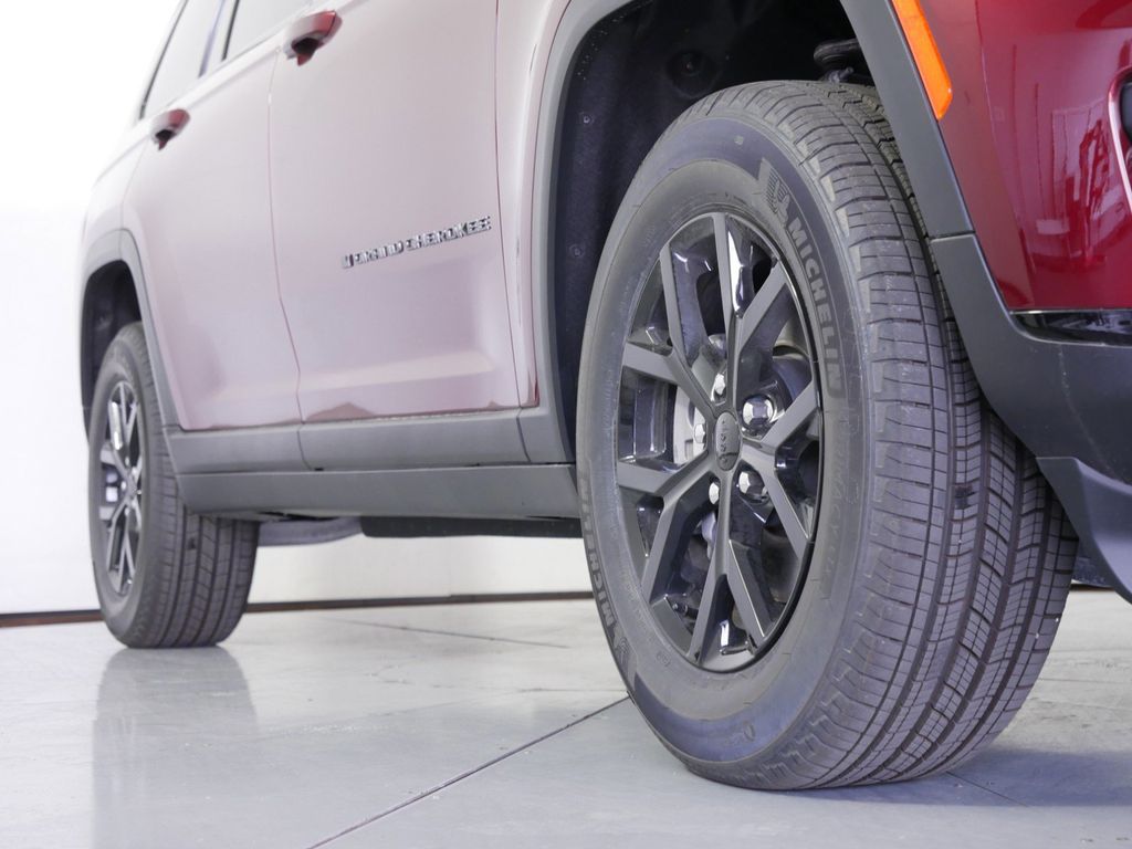 Thumbnail: 2025 Jeep Grand Cherokee L - 8