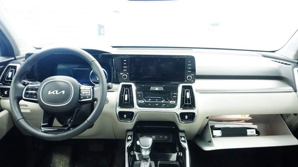 Thumbnail: 2023 Kia Sorento - 23