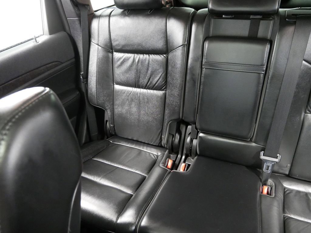 2012 Jeep Grand Cherokee Laredo 16