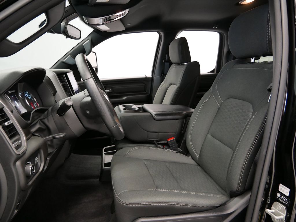 Thumbnail: 2025 RAM 1500 - 3