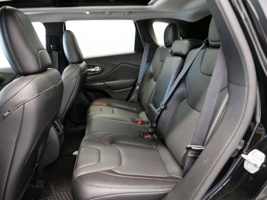 Thumbnail: 2022 Jeep Cherokee - 26