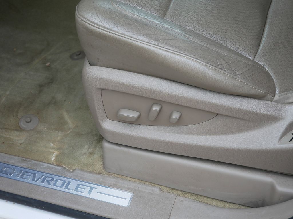 Thumbnail: 2016 Chevrolet Tahoe - 18