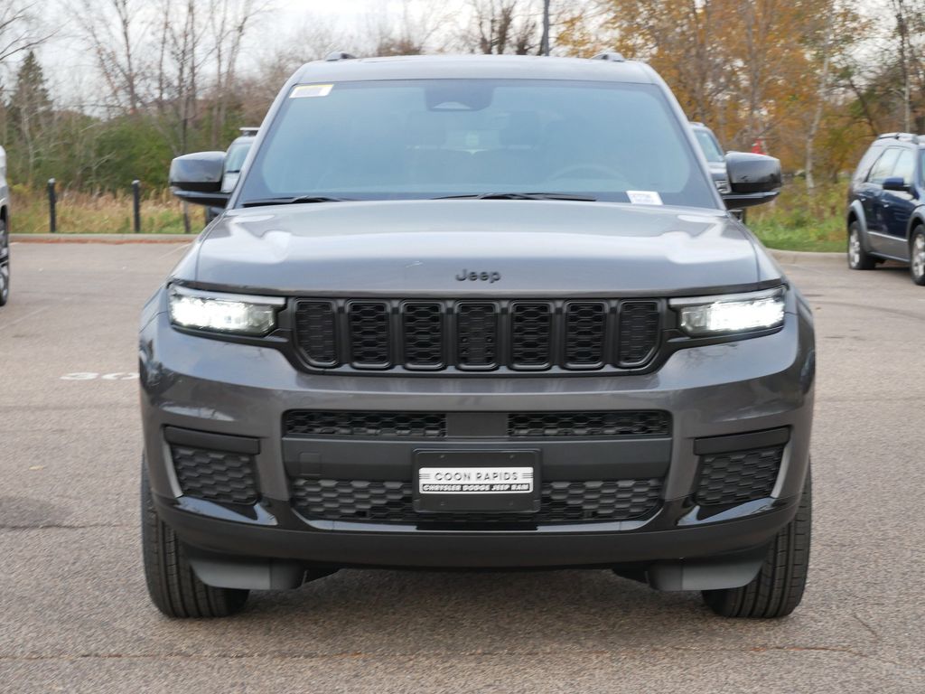 Thumbnail: 2025 Jeep Grand Cherokee L - 4